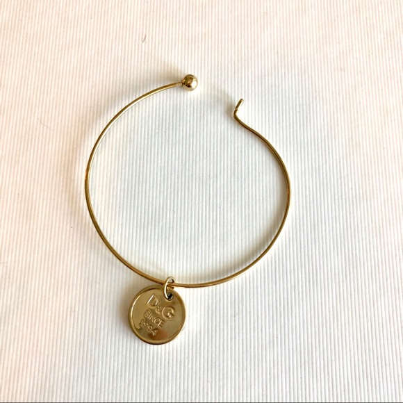 D&G Thin Gold Bangle - Picture 2 of 3